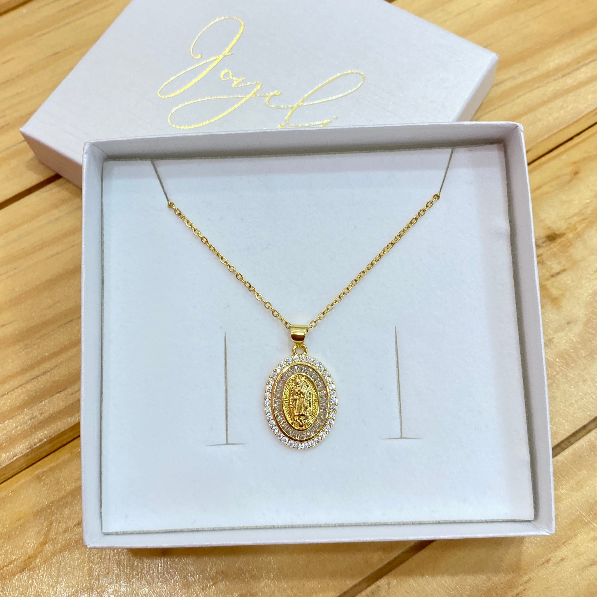 Collar Virgen María 17